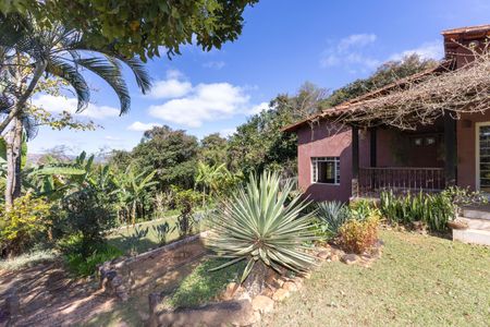 Casa de condomínio à venda com 200m², 3 quartos e 4 vagasFachada