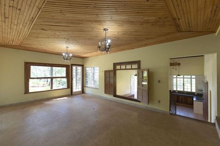 Sala de casa de condomínio à venda com 3 quartos, 200m² em Jardins de Petrópolis, Nova Lima