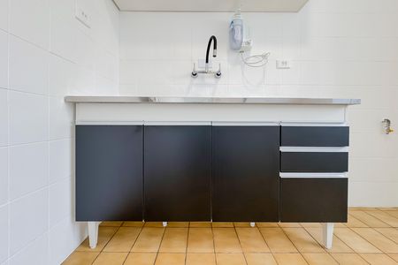 Apartamento para alugar com 38m², 1 quarto e 1 vaga Apartamento para alugar com 38m², 1 quarto e 1 vagaCozinha - Armários