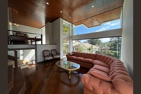 Casa de condomínio para alugar com 400m², 4 quartos e 4 vagas Casa de condomínio para alugar com 400m², 4 quartos e 4 vagasSala