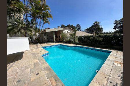 Casa de condomínio para alugar com 400m², 4 quartos e 4 vagas Casa de condomínio para alugar com 400m², 4 quartos e 4 vagasÁrea comum - Piscina