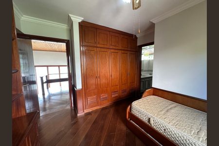 Casa de condomínio para alugar com 400m², 4 quartos e 4 vagas Casa de condomínio para alugar com 400m², 4 quartos e 4 vagasSuíte 3