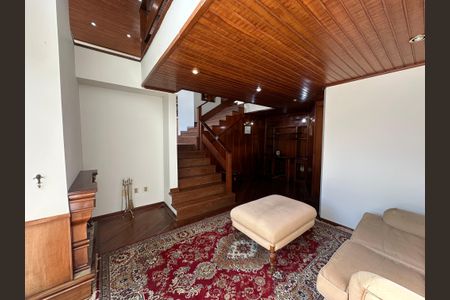 Casa de condomínio para alugar com 400m², 4 quartos e 4 vagas Casa de condomínio para alugar com 400m², 4 quartos e 4 vagasSala