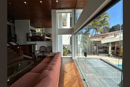 Casa de condomínio para alugar com 400m², 4 quartos e 4 vagas Casa de condomínio para alugar com 400m², 4 quartos e 4 vagasSala