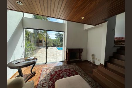 Casa de condomínio para alugar com 400m², 4 quartos e 4 vagas Casa de condomínio para alugar com 400m², 4 quartos e 4 vagasSala