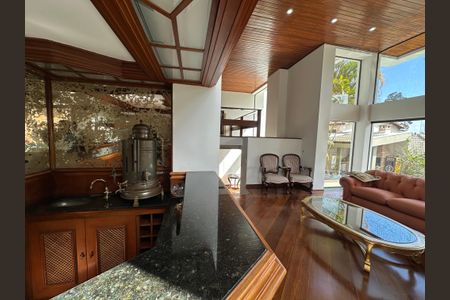 Casa de condomínio para alugar com 400m², 4 quartos e 4 vagas Casa de condomínio para alugar com 400m², 4 quartos e 4 vagasSala