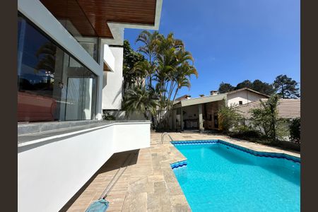 Casa de condomínio para alugar com 400m², 4 quartos e 4 vagas Casa de condomínio para alugar com 400m², 4 quartos e 4 vagasÁrea comum - Piscina