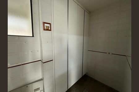 Casa de condomínio para alugar com 400m², 4 quartos e 4 vagas Casa de condomínio para alugar com 400m², 4 quartos e 4 vagasDespensa