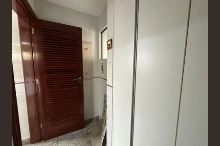 Casa de condomínio para alugar com 400m², 4 quartos e 4 vagas Casa de condomínio para alugar com 400m², 4 quartos e 4 vagasDespensa