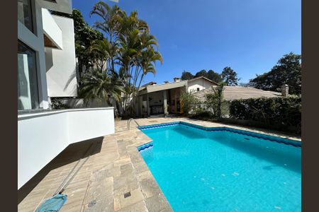 Casa de condomínio para alugar com 400m², 4 quartos e 4 vagas Casa de condomínio para alugar com 400m², 4 quartos e 4 vagasÁrea comum - Piscina