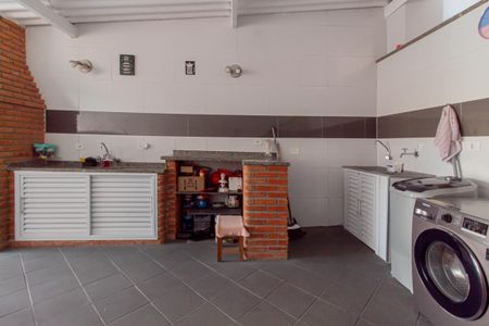 Casa à venda com 208m², 3 quartos e 6 vagasÁrea de Serviço