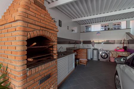 Casa à venda com 208m², 3 quartos e 6 vagasÁrea de Serviço