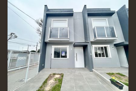 Casa à venda com 67m², 2 quartos e 1 vaga Casa à venda com 67m², 2 quartos e 1 vagaFachada
