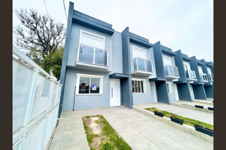 Casa à venda com 67m², 2 quartos e 1 vaga Casa à venda com 67m², 2 quartos e 1 vagaFachada