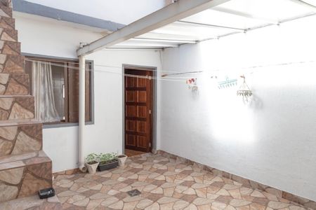 Casa à venda com 250m², 2 quartos e 1 vagaQuintal