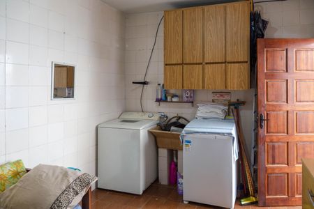 Casa à venda com 250m², 2 quartos e 1 vagaÁrea de Serviço