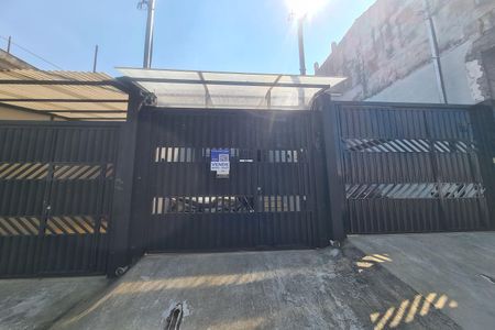 Casa à venda com 98m², 2 quartos e 1 vaga Casa à venda com 98m², 2 quartos e 1 vagaFachada