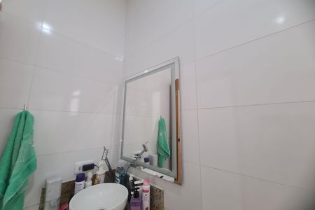 Casa à venda com 98m², 2 quartos e 1 vaga Casa à venda com 98m², 2 quartos e 1 vagaBanheiro