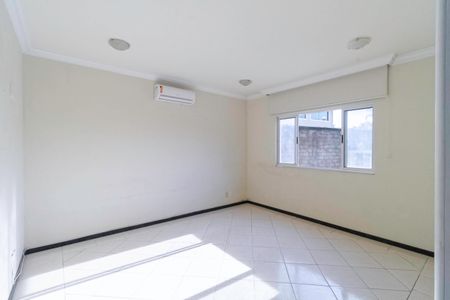 Casa à venda com 560m², 4 quartos e 10 vagas Casa à venda com 560m², 4 quartos e 10 vagasQuarto 1