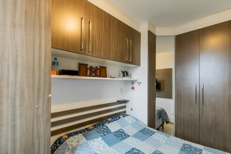 Quarto 1 de apartamento para alugar com 2 quartos, 55m² em Parque Cisper, São Paulo