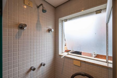 Casa à venda com 350m², 4 quartos e 6 vagasBanheiro Social