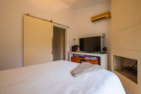 Casa à venda com 350m², 4 quartos e 6 vagasSuíte 1