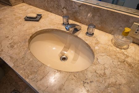 Casa à venda com 350m², 4 quartos e 6 vagasBanheiro Social