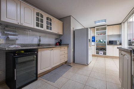 Casa à venda com 350m², 4 quartos e 6 vagasCozinha