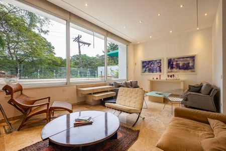 Casa à venda com 350m², 4 quartos e 6 vagasSala