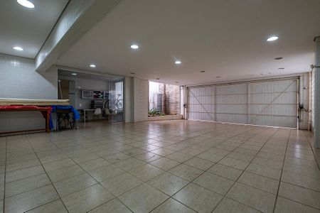 Casa à venda com 350m², 4 quartos e 6 vagasGaragem