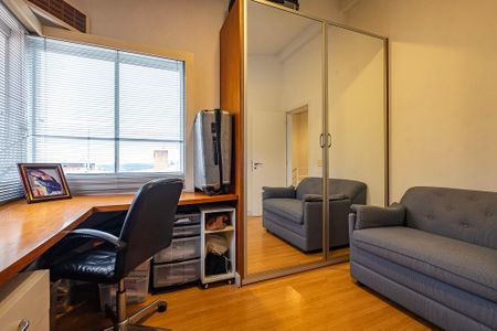 Casa à venda com 350m², 4 quartos e 6 vagasQuarto 