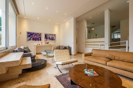 Casa à venda com 350m², 4 quartos e 6 vagasSala