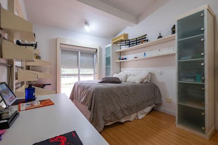 Casa à venda com 350m², 4 quartos e 6 vagasSuíte 2