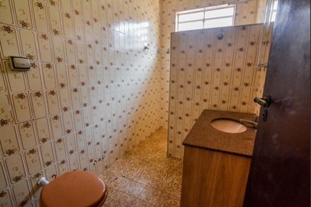 Casa à venda com 260m², 2 quartos e 2 vagasBanheiro Social