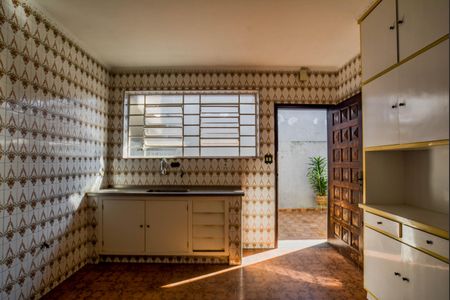 Casa à venda com 260m², 2 quartos e 2 vagasCozinha