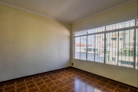 Casa à venda com 260m², 2 quartos e 2 vagasSala