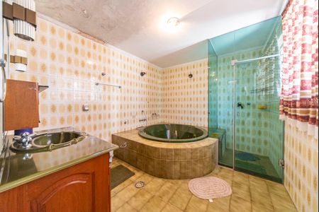 Casa à venda com 300m², 3 quartos e 3 vagasBanheiro da Suíte