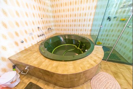 Casa à venda com 300m², 3 quartos e 3 vagasBanheiro da Suíte