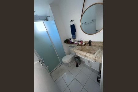 Apartamento à venda com 95m², 3 quartos e 2 vagas Apartamento à venda com 95m², 3 quartos e 2 vagasBanheiro