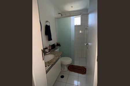 Apartamento à venda com 95m², 3 quartos e 2 vagas Apartamento à venda com 95m², 3 quartos e 2 vagasBanheiro