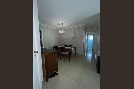 Apartamento à venda com 95m², 3 quartos e 2 vagas Apartamento à venda com 95m², 3 quartos e 2 vagasSala de Jantar