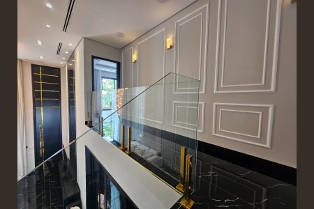 Casa para alugar com 241m², 2 quartos e 3 vagas Casa para alugar com 241m², 2 quartos e 3 vagasEscada