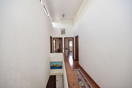 Casa à venda com 316m², 5 quartos e 4 vagasCorredor