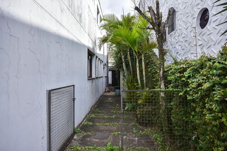 Casa à venda com 316m², 5 quartos e 4 vagasCorredor Externo