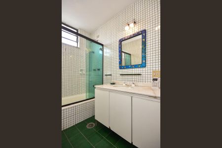 Casa à venda com 316m², 5 quartos e 4 vagasBanheiro