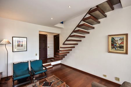 Casa à venda com 316m², 5 quartos e 4 vagasSala