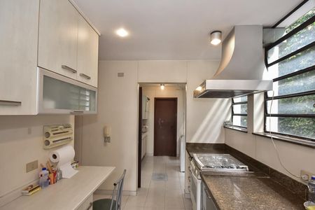 Casa à venda com 316m², 5 quartos e 4 vagasCozinha