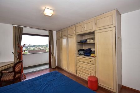 Casa à venda com 316m², 5 quartos e 4 vagasSuíte 1