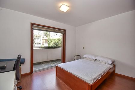 Casa à venda com 316m², 5 quartos e 4 vagasQuarto 1
