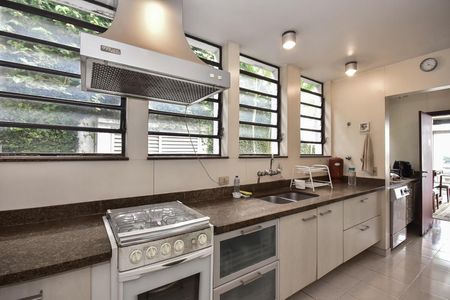 Casa à venda com 316m², 5 quartos e 4 vagasCozinha